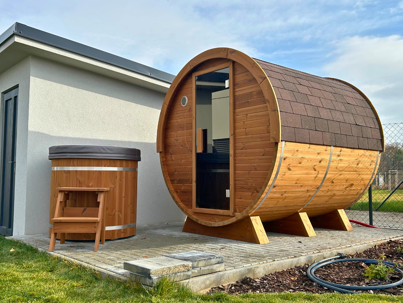 sudova-sauna-kolin-thermowood-ochlazovaci-sud-thermowood